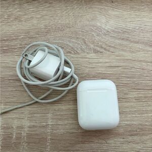 APPLE AIRPODS 2nd GENERATION